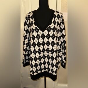 Torrid Black White Argyle V-Neck Sweater Women’s Size 4X Long Sleeve Pullover